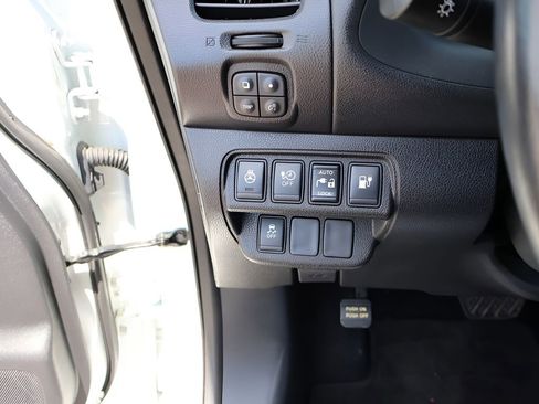 Used 2015 Nissan Leaf S FWD image 35