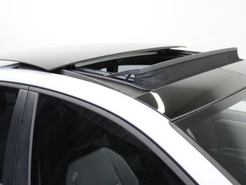 Used 2019 Volkswagen Jetta R-Line w/ R-Line Cold Weather Package FWD image 8