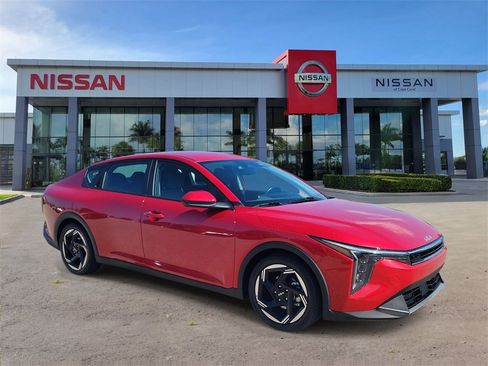 Used 2025 Kia K4 EX image 2