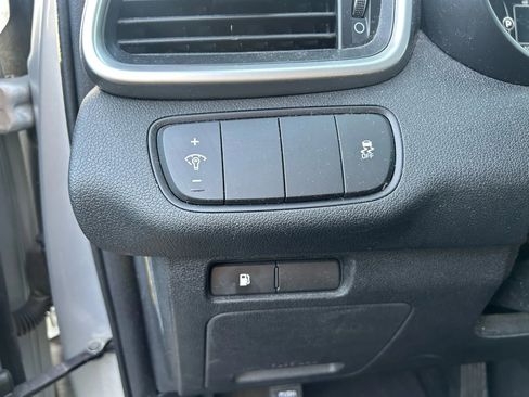 Used 2018 Kia Sorento L image 13