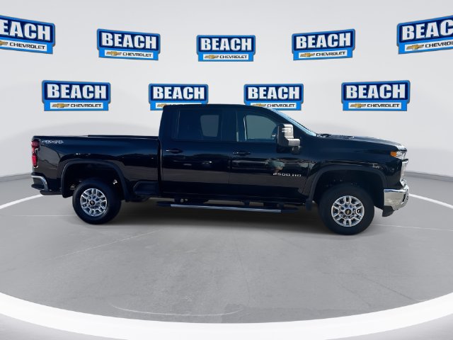 Used 2025 Chevrolet Silverado 2500 LT w/ Convenience Package AWD/4WD image 9