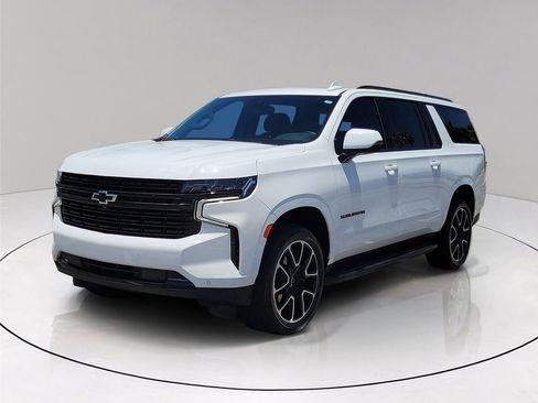 Used 2024 Chevrolet Suburban RST w/ Luxury Package RWD image 3