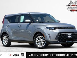 Used 2023 Kia Soul LX w/ Option Group 015 image 1