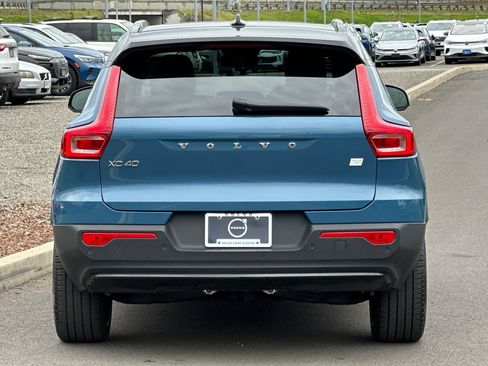 Used 2023 Volvo XC40 Recharge Ultimate image 4