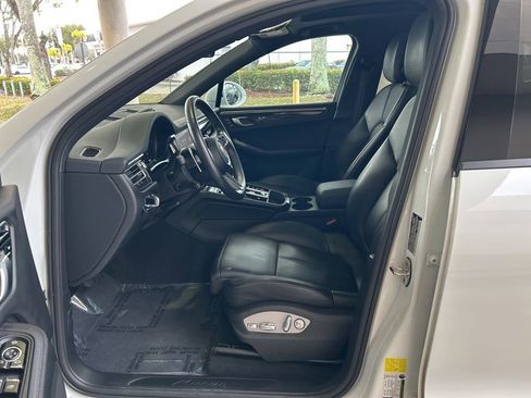 Used 2024 Porsche Macan image 5