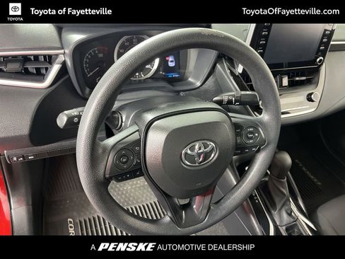 Used 2020 Toyota Corolla LE image 25