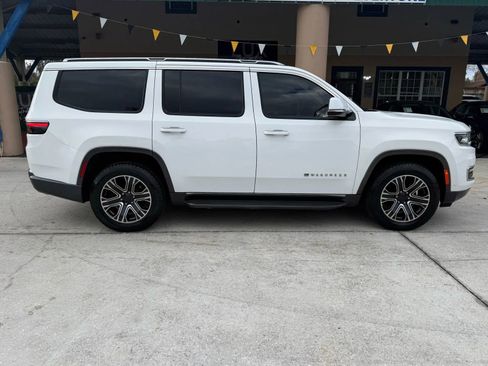 Used 2022 Jeep Wagoneer Series II image 5