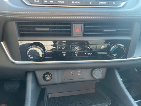 Used 2025 Nissan Rogue S FWD image 15