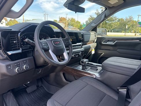 New 2026 GMC Sierra 1500 Elevation image 14