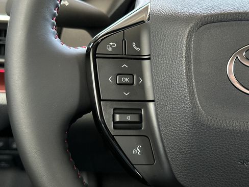 New 2026 Toyota Prius Plug-In Hybrid FWD image 26