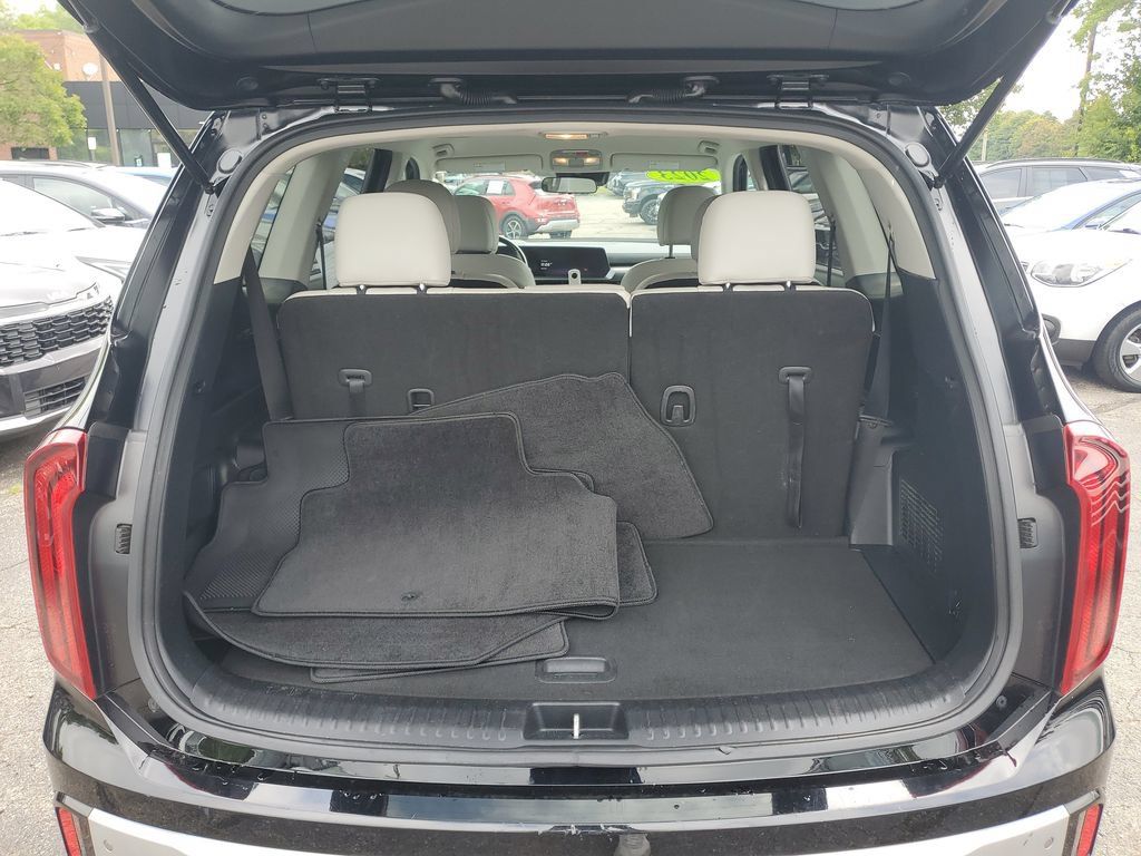 Used 2023 Kia Telluride S FWD image 28