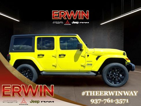 Used 2023 Jeep Wrangler Unlimited Sahara w/ Cold Weather Group AWD/4WD image 8