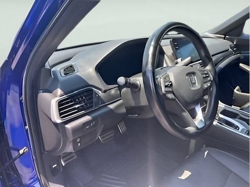 Used 2019 Honda Accord Sport image 10