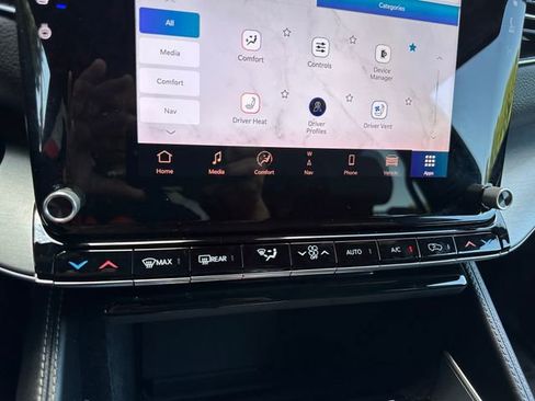 Used 2025 Jeep Wagoneer Series II image 30