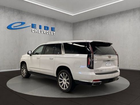 Used 2023 Cadillac Escalade ESV Premium Luxury Platinum image 5