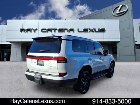 Certified 2024 Lexus GX 550 w/ Cold Area Package image 4