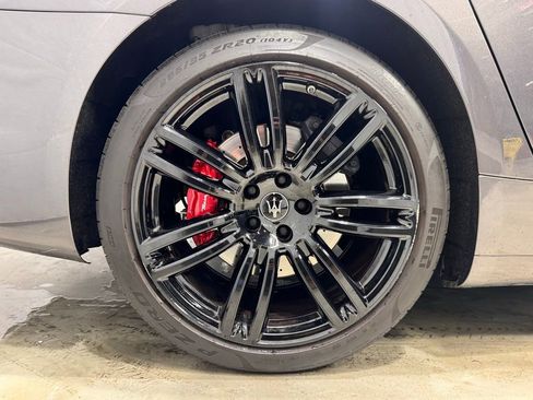 Used 2023 Maserati Quattroporte Modena Q4 image 12