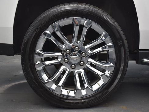 Used 2020 Cadillac Escalade Luxury w/ LPO, Radiant Package AWD/4WD image 9