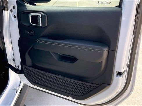 Used 2023 Jeep Wrangler Sahara w/ LED Lighting Group image 29