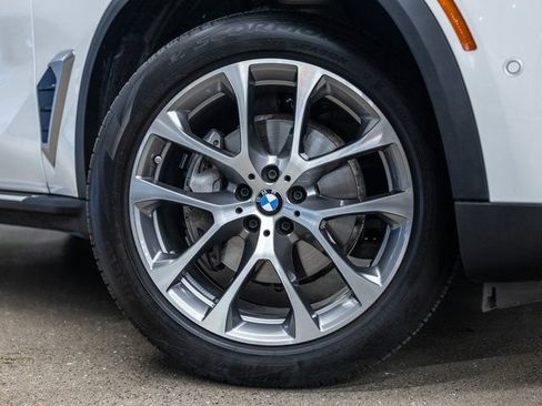 Used 2026 BMW X5 xDrive40i AWD/4WD image 17