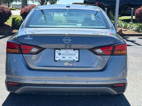 Used 2024 Nissan Altima 2.5 SV FWD image 4