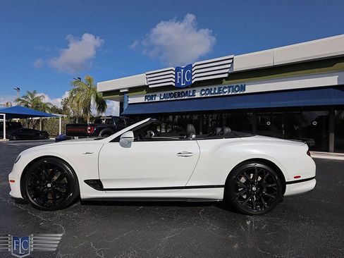 Used 2024 Bentley Continental GT Speed image 13