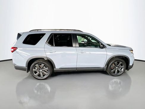 Certified 2025 Honda Pilot Sport image 9