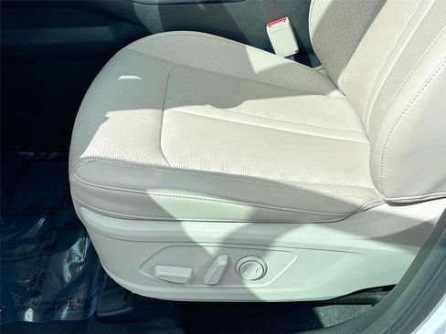 Used 2025 Kia Sorento S FWD image 19