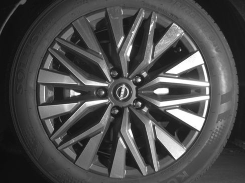 Used 2025 Nissan Altima 2.5 SV FWD image 14