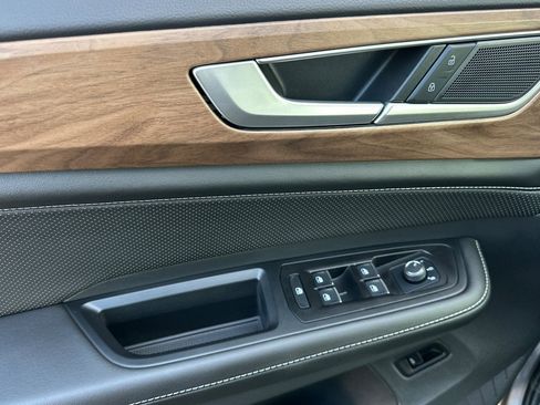 New 2026 Volkswagen Atlas SE FWD image 9