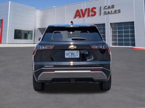 Used 2025 Chevrolet Equinox LT FWD image 7