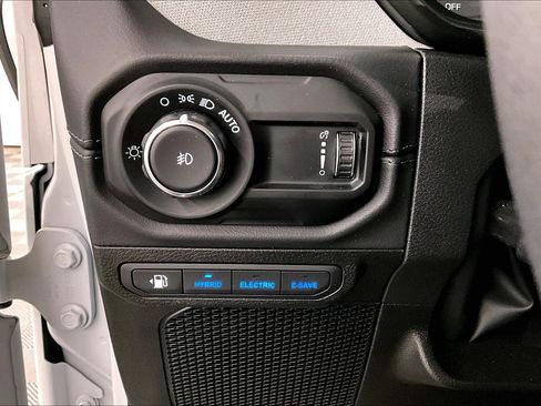 Used 2025 Jeep Wrangler Unlimited Sahara w/ Safety Group AWD/4WD image 36