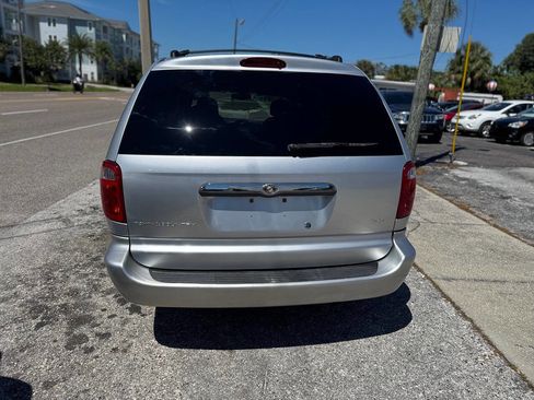 Used 2003 Chrysler Town & Country LXi image 7