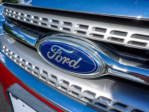 Used 2010 Ford Taurus SHO image 10