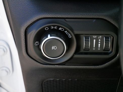 Used 2020 Jeep Wrangler Unlimited Sahara AWD/4WD image 26