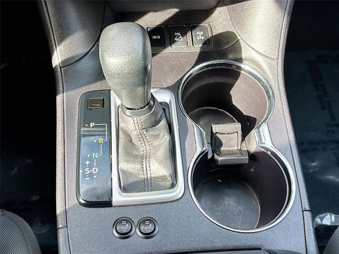 Used 2016 Toyota Highlander LE image 17