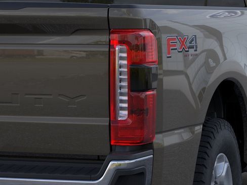 New 2026 Ford F250 XLT w/ XLT Premium Package AWD/4WD image 43