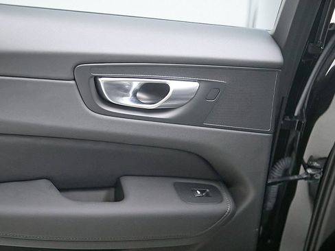 New 2026 Volvo XC60 B5 Ultra w/ Protection Package Premier image 19