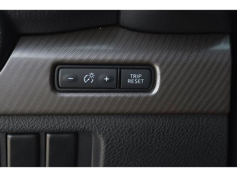 Used 2024 Nissan Titan PRO-4X image 25