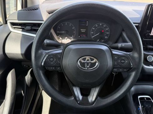 Used 2025 Toyota Corolla LE FWD image 13