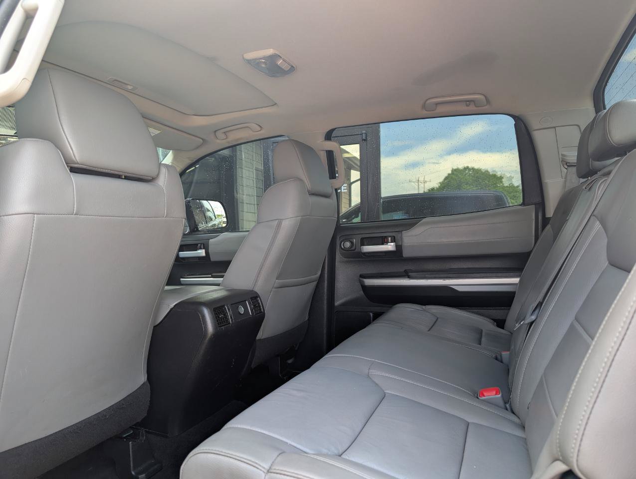 Used 2017 Toyota Tundra Limited w/ Limited Premium Package RWD image 16