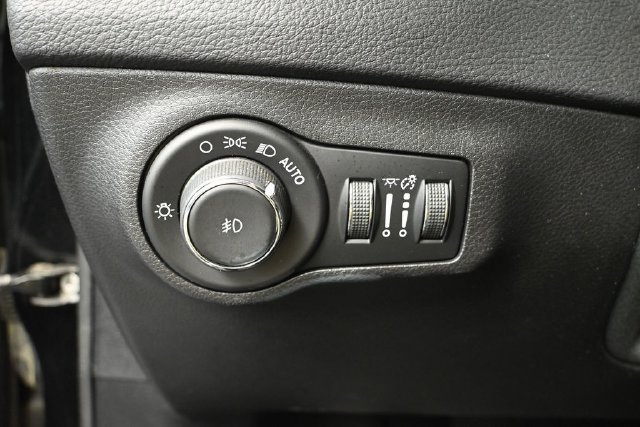 Used 2017 Jeep Compass Limited w/ Navigation Group AWD/4WD image 23