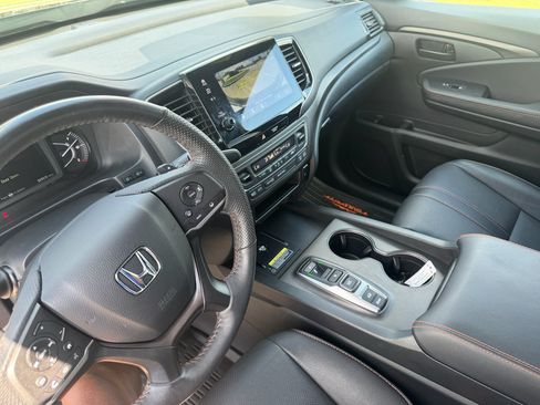 Certified 2024 Honda Passport TrailSport image 17