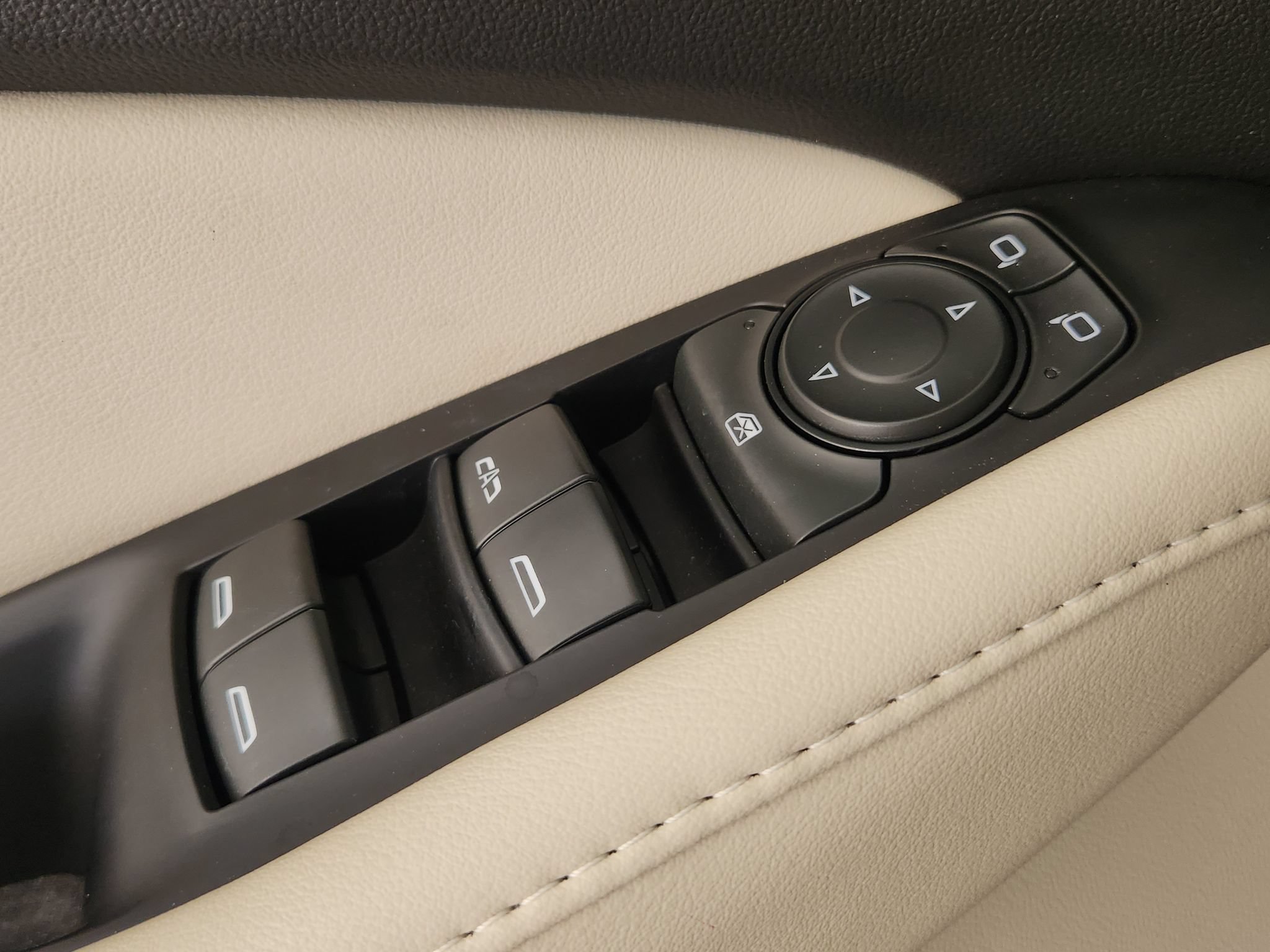 Used 2023 Buick Enclave Essence w/ Trailering Package, 5000 lbs. FWD image 22