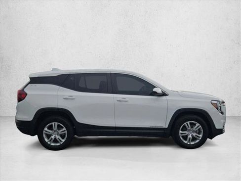 Used 2024 GMC Terrain SLE image 4