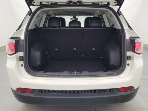 Used 2021 Jeep Compass Latitude image 29