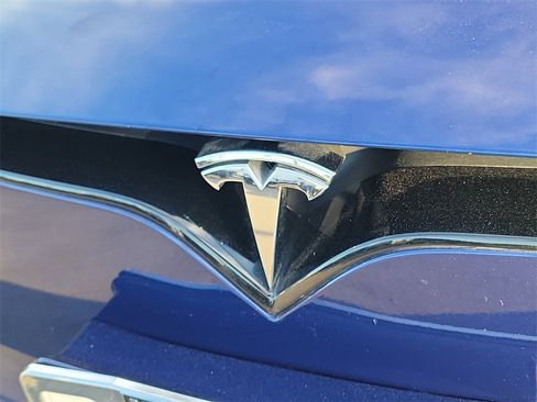 Used 2022 Tesla Model S image 19