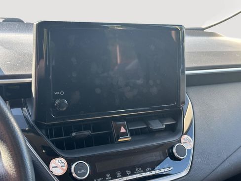 Used 2024 Toyota Corolla LE FWD image 11