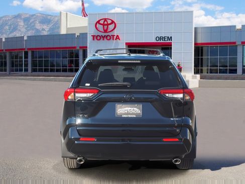 Used 2025 Toyota RAV4 SE image 4