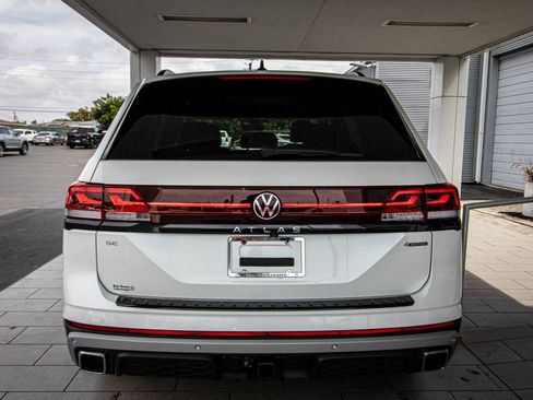 New 2026 Volkswagen Atlas Peak Edition image 19